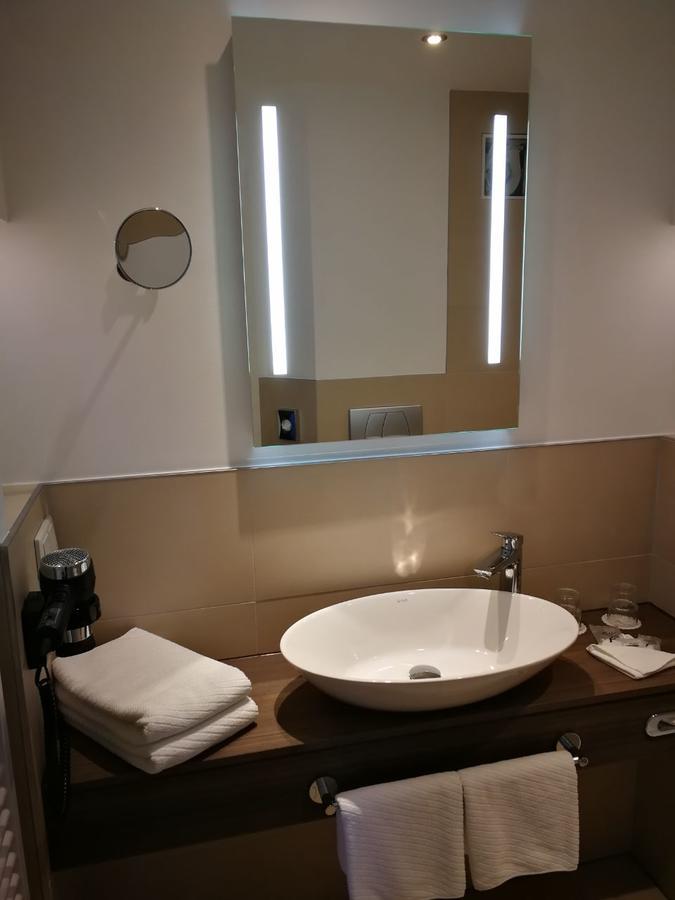 Double Room for Single Use